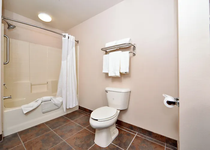 Express By Ihg Hotel 3*