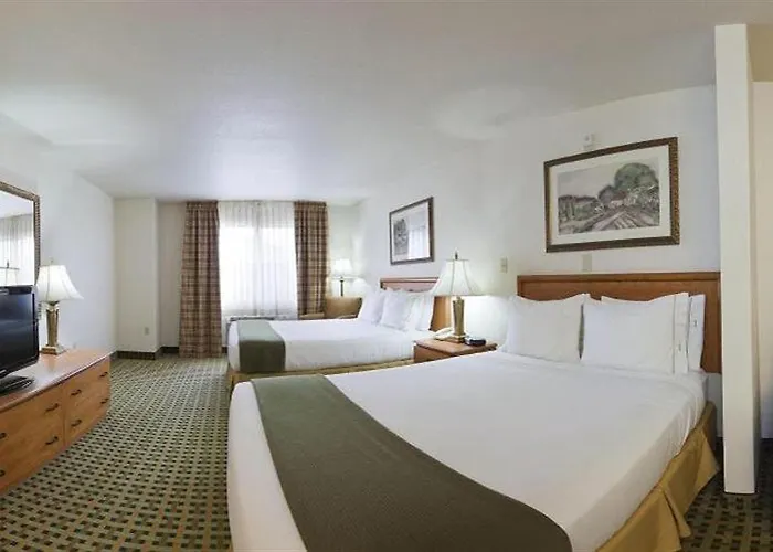 Express By Ihg 3*