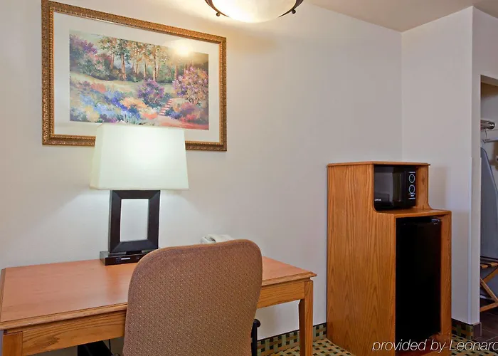 Express By Ihg Hotel Kingman
