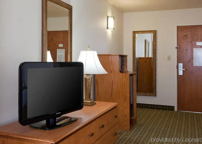 Express By Ihg Hotel